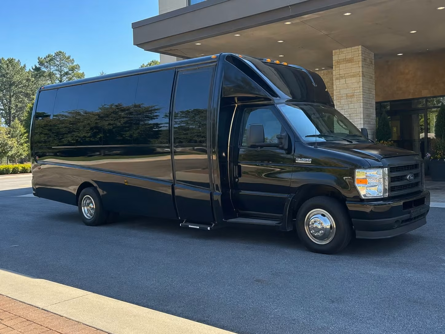 15 passenger minibus