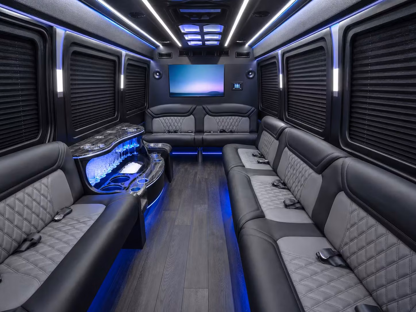 airport and hotel shuttle services for des moines business travelers