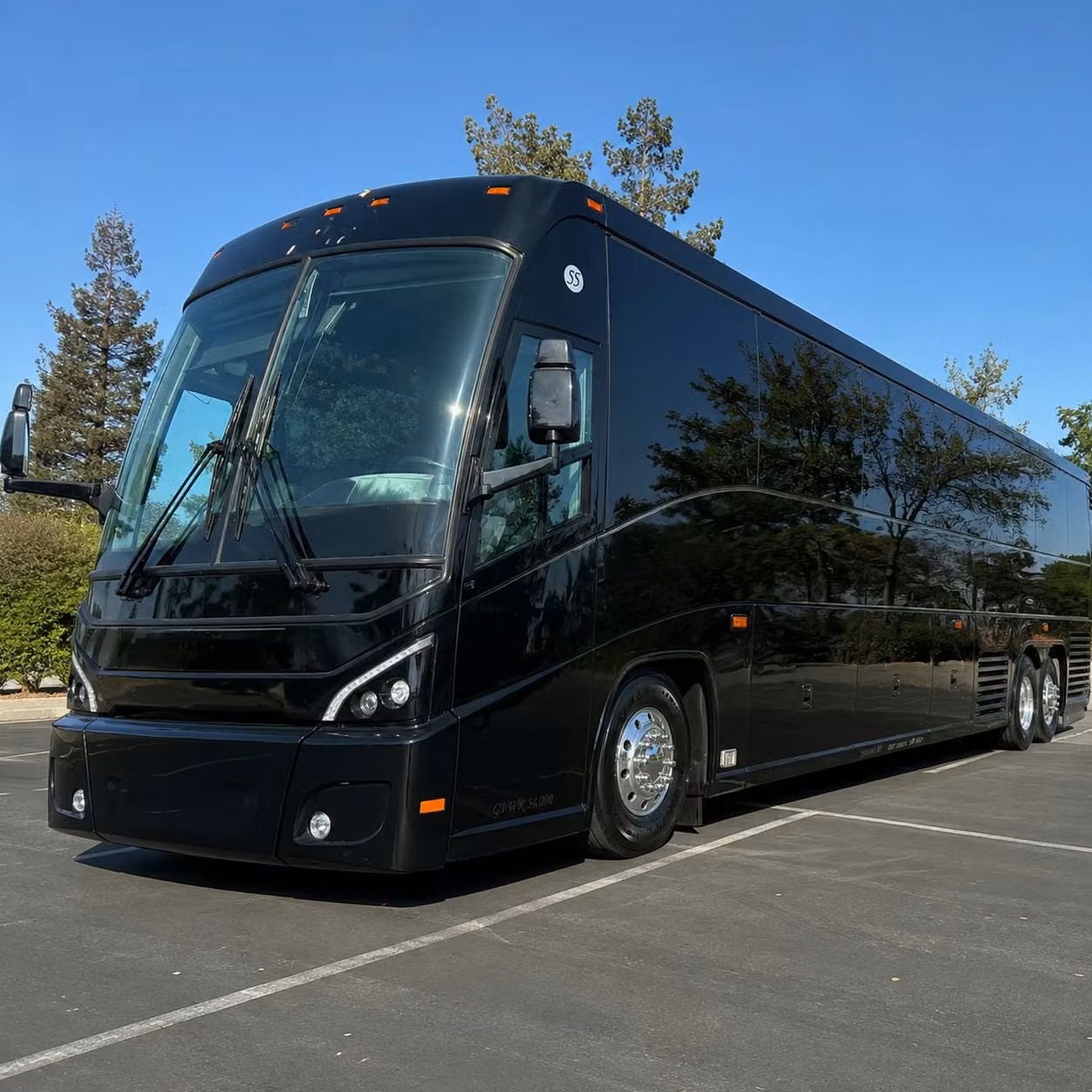 corporate groups in des moines rely on long distance charter buses for conventions and retreats
