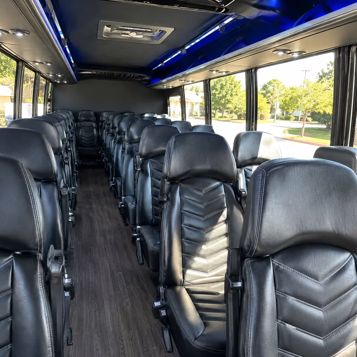 des moines wedding transportation