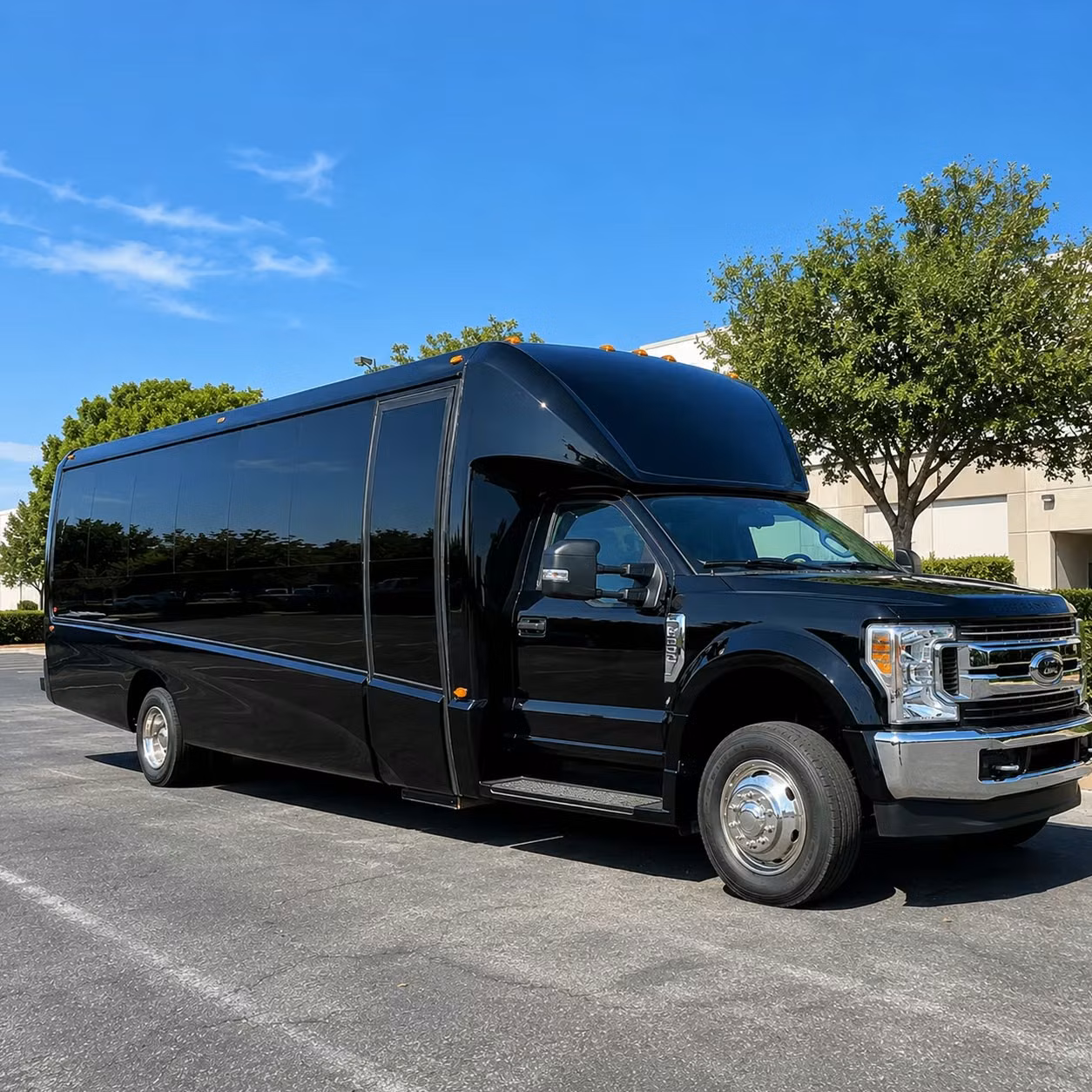 minibus rentals for hoyt sherman place and smaller des moines venues