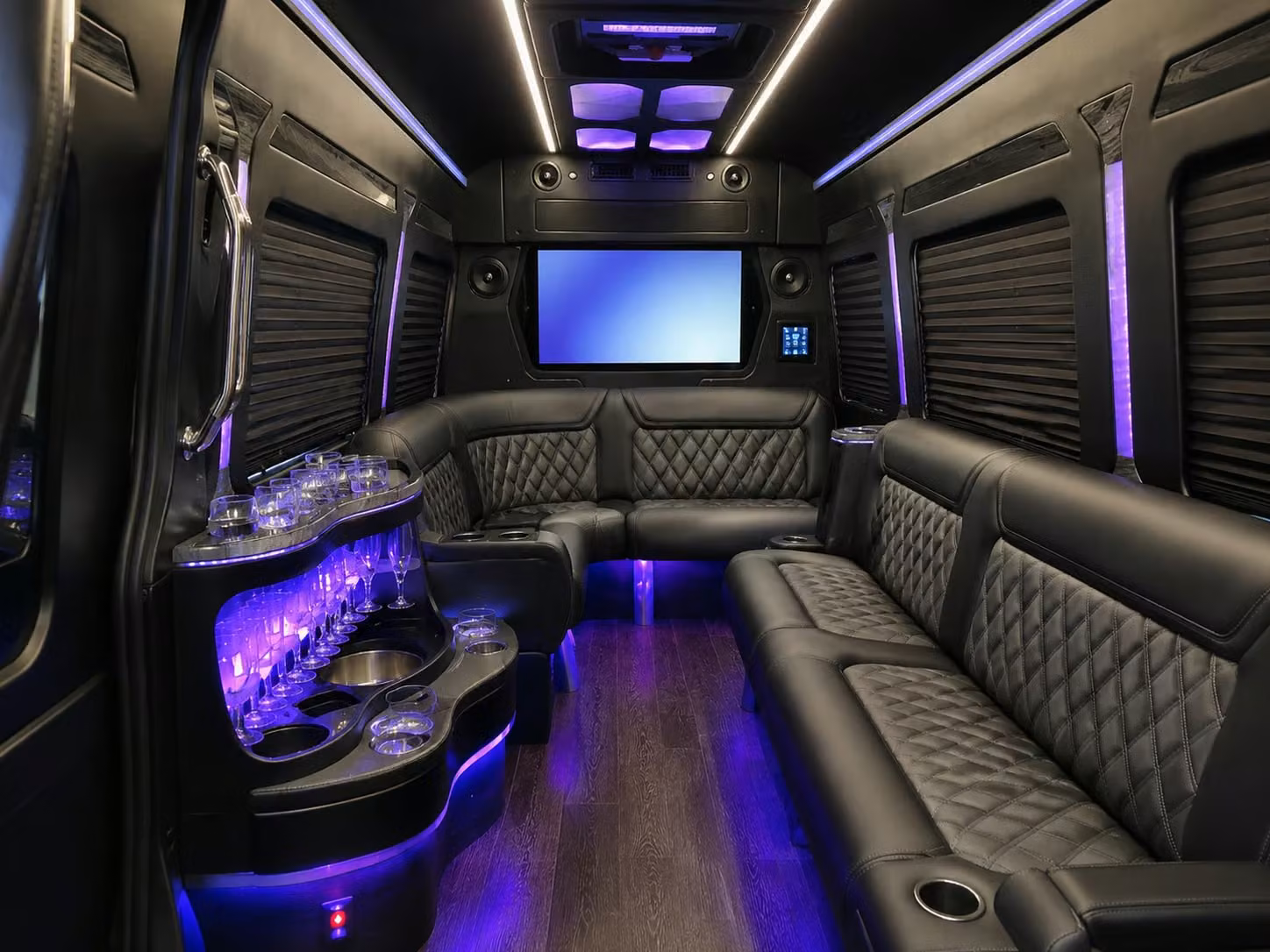 rent a bus for high school sports tournaments and youth athletic events in des moines