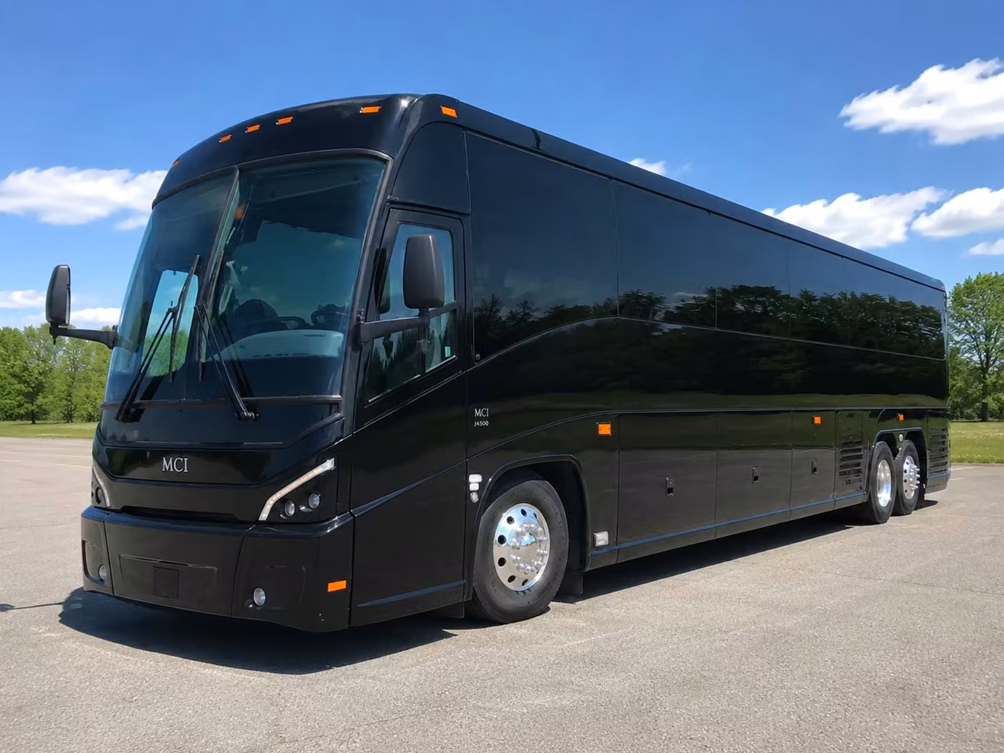 sporting event bus rentals for des moines fans